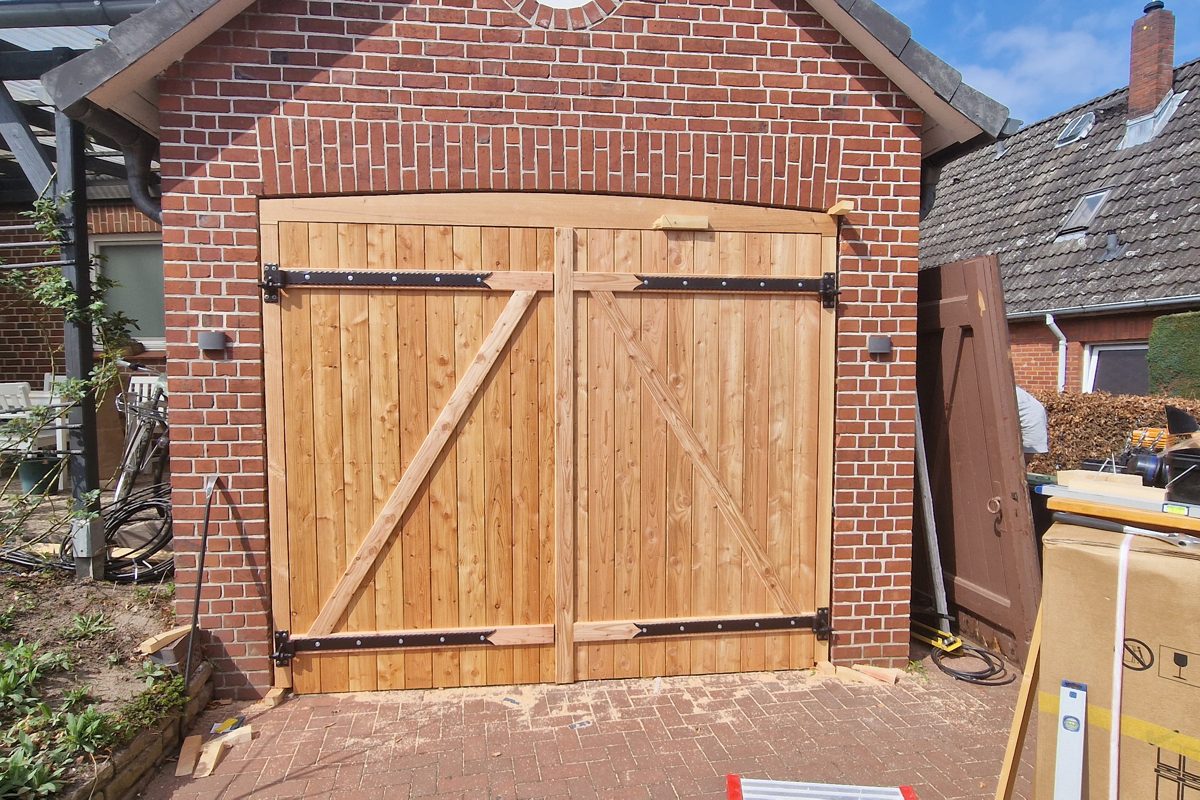 Garagentor aus Holz